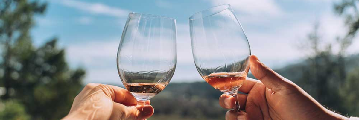 Wine glasses klinking